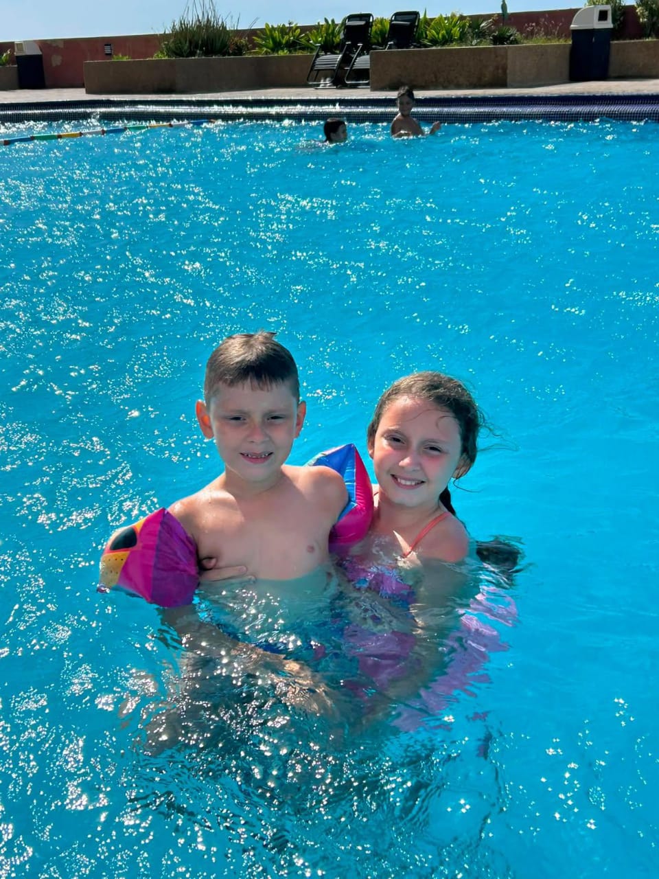 Foto de Andrea y Aaron cardenas