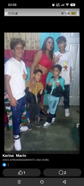 Foto de Geraldine reinstag y sus hijos
