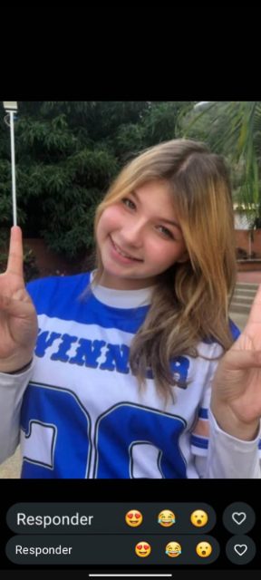 Foto de Isabel ocando
