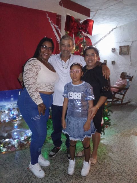 Foto de Eduardo Ramirez, Abilenis Rodriguez, Angeles Rodriguez, Arianna