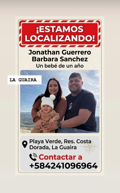 Foto de Jonathan Guerrero y Barbara Sánchez con un bebé Gael