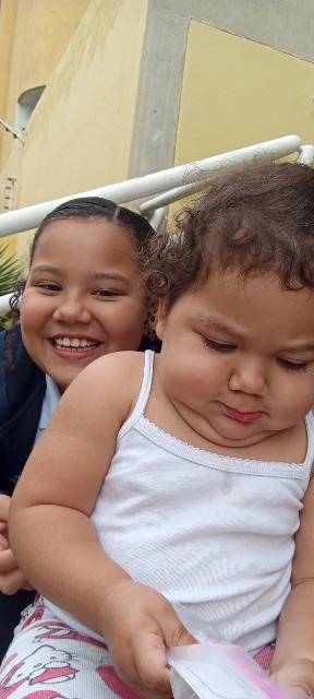 Foto de Sofía victoria y maria victoria Rodríguez Riquelme