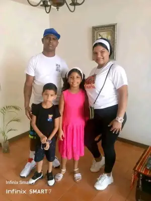 Foto de Leonardo Madera, Esposa y hijos