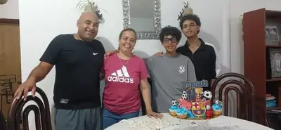 Foto de Eugenia Reyes Padilla y familia