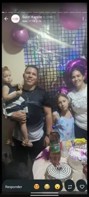 Foto de Yhonaiker león sus hijos y esposa