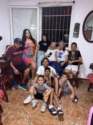 Foto de Juan Carlos Alvarez, Rosemy Moy, Angelica Alvarez, Patrick Alvarez