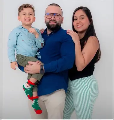 Foto de Jofram Galipolli/ Oriana BRache y su bb