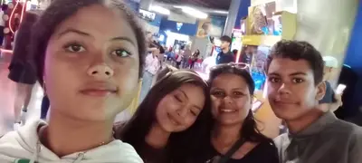 Foto de María Aponte e hijos